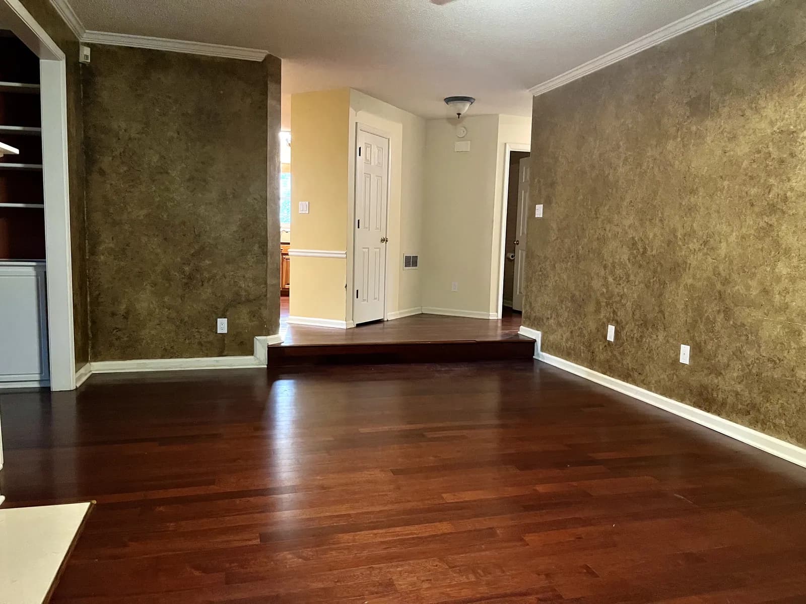 Home in Cobb County, Georgia — photo 13 of 35